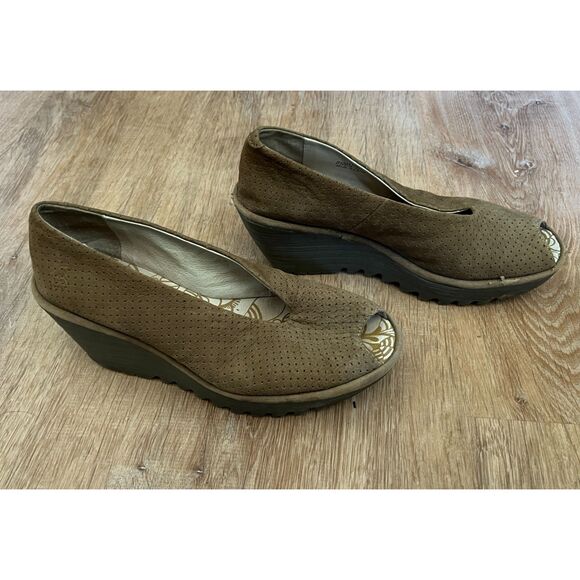 FLY London Beige Yala Perforated Peep Toe Wedges Shoes  Women's Sz US 6.5 EUR 37 - Picture 3 of 8